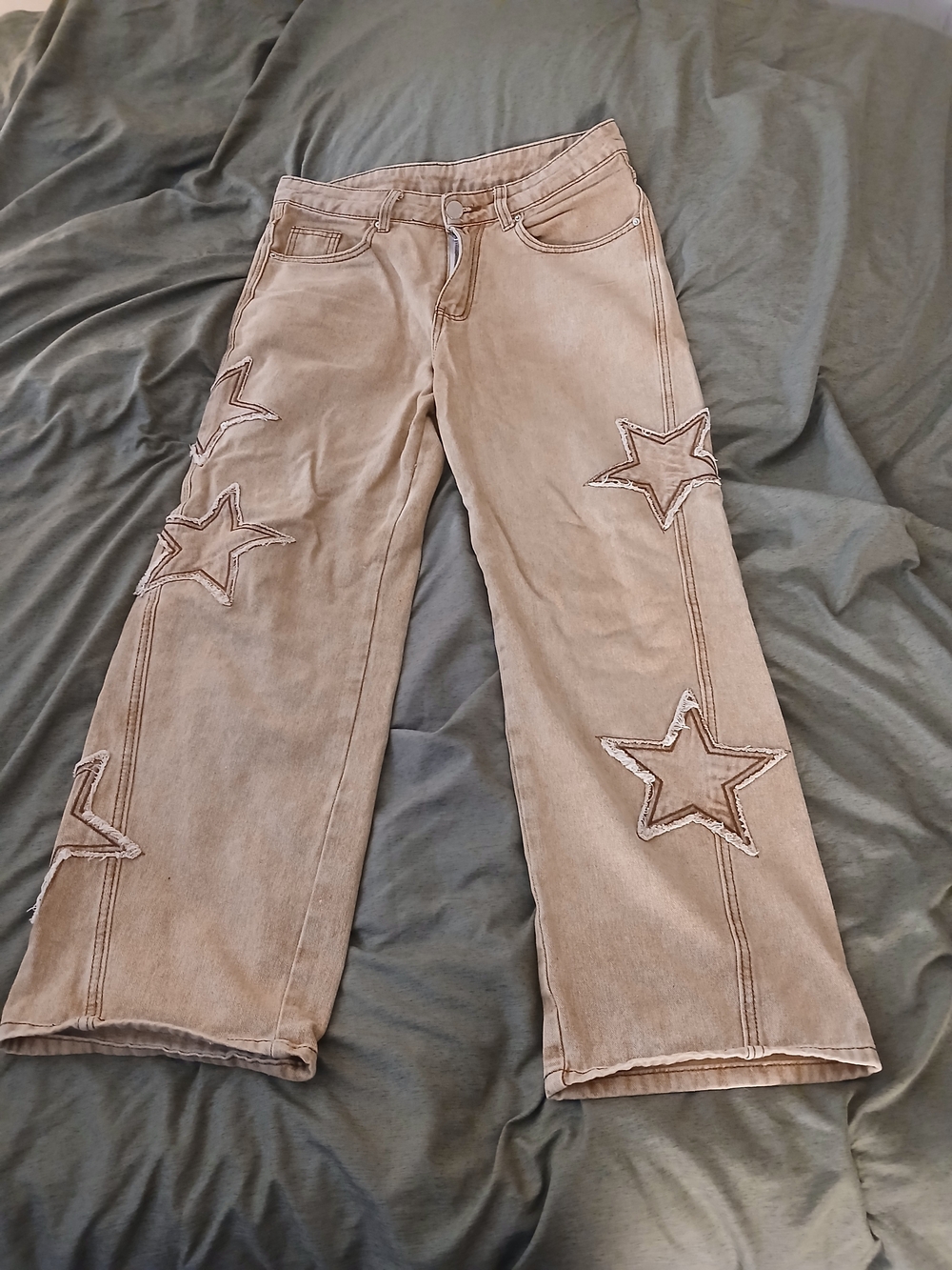 Star Appliqué Wide Leg Jeans — Faded Beige
